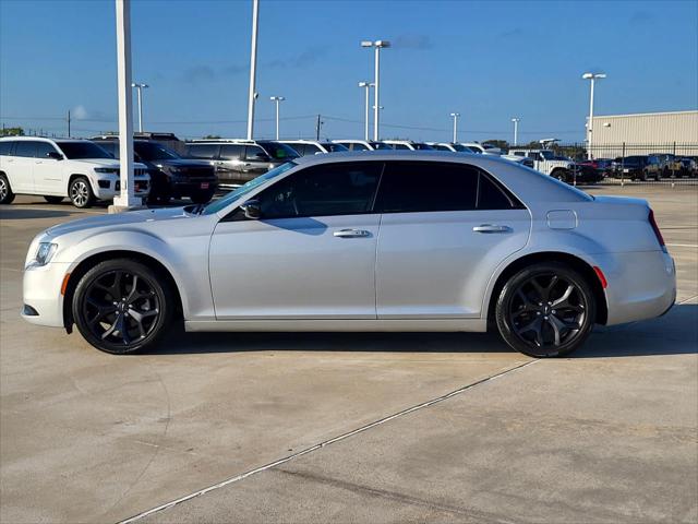 2022 Chrysler 300 Touring 2022 Chrysler 300 Touring