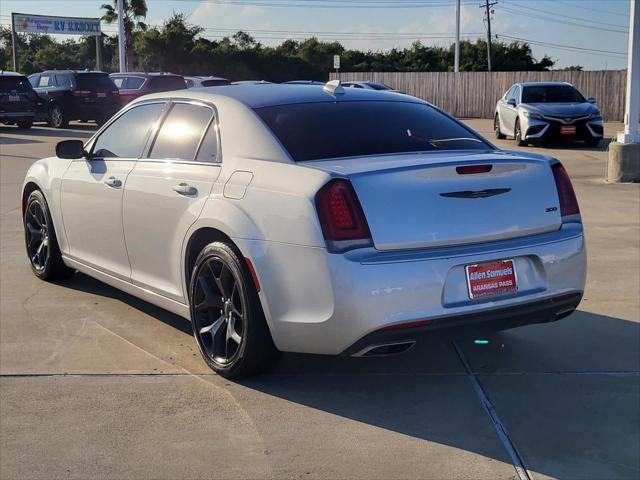 2022 Chrysler 300 Touring 2022 Chrysler 300 Touring