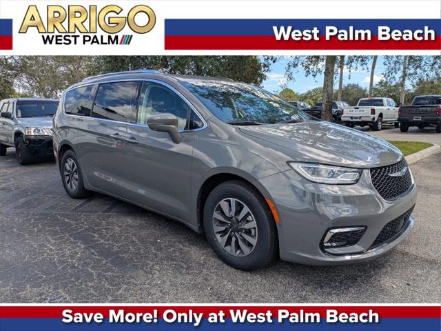 2021 Chrysler Pacifica Hybrid Touring L 2021 Chrysler Pacifica Hybrid Touring L