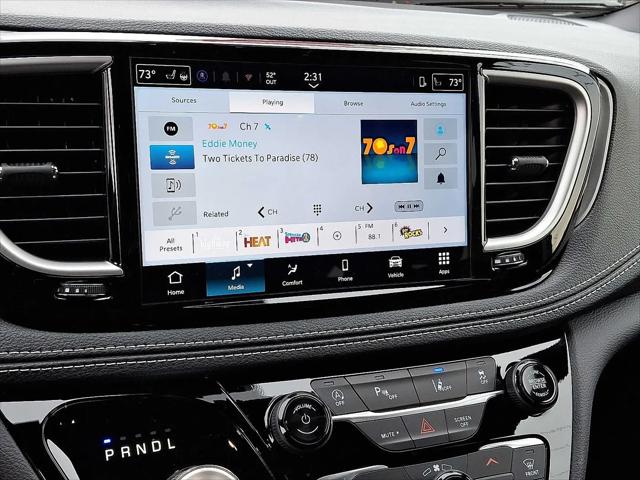 2026 Chrysler Pacifica Select AWD