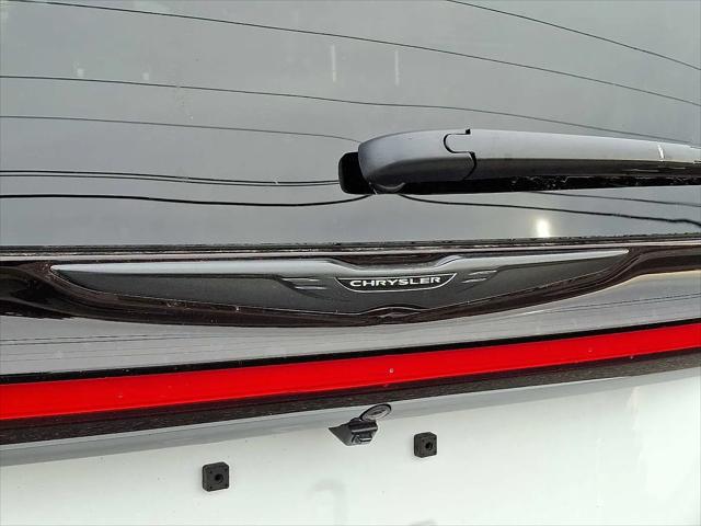 2026 Chrysler Pacifica Select AWD