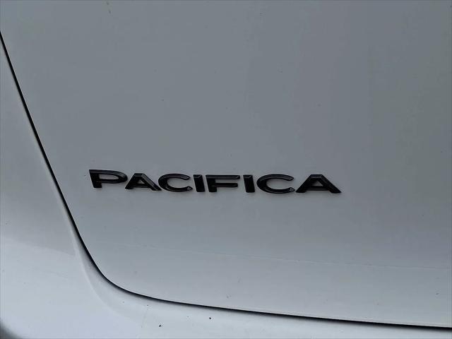 2026 Chrysler Pacifica Select AWD