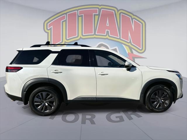 2022 Nissan Pathfinder SV 4WD [1]