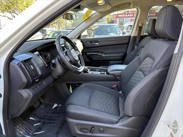 2022 Nissan Pathfinder SV 4WD [13]