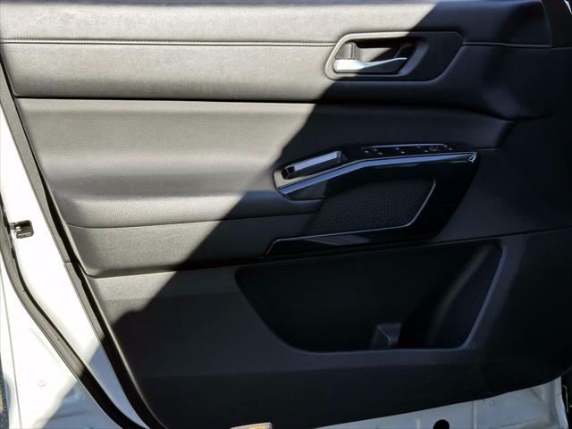 2022 Nissan Pathfinder SV 4WD [18]