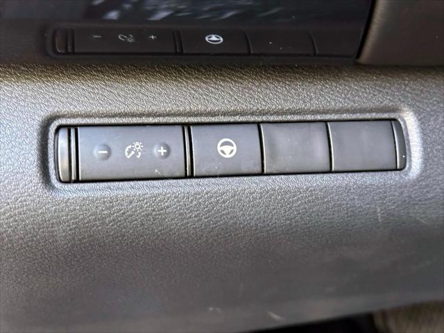 2022 Nissan Pathfinder SV 4WD [21]