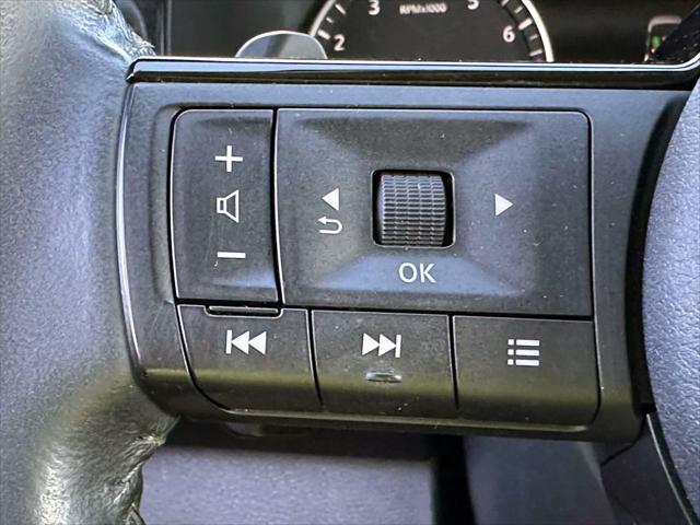 2022 Nissan Pathfinder SV 4WD [32]