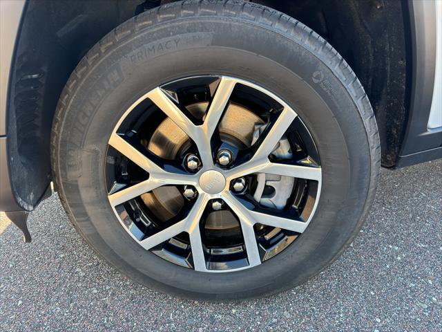 2023 Jeep Grand Cherokee L Limited 4x4 2023 Jeep Grand Cherokee L Limited 4x4