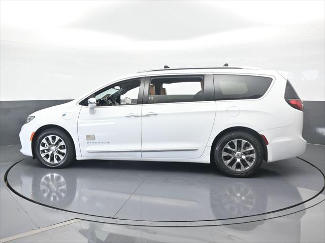 2022 Chrysler Pacifica Hybrid Pinnacle 2022 Chrysler Pacifica Hybrid Pinnacle