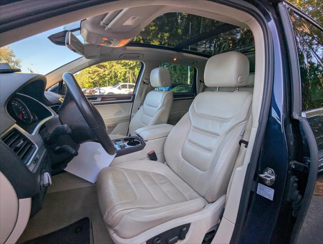 2012 Volkswagen Touareg VR6 Lux