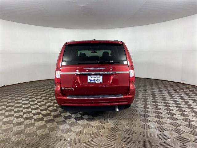 2016 Chrysler Town and Country Touring