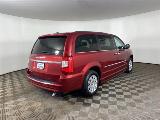 2016 Chrysler Town and Country Touring