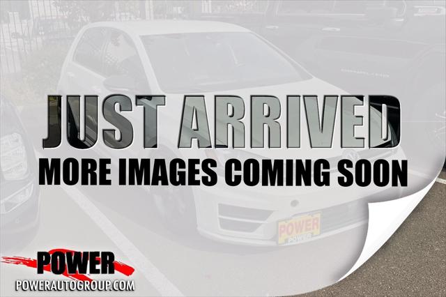 2017 Volkswagen Golf R 4-Door w/DCC & Navigation