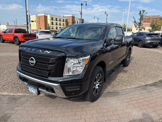 2023 Nissan TITAN Crew Cab SV 4x4 2023 Nissan TITAN Crew Cab SV 4x4