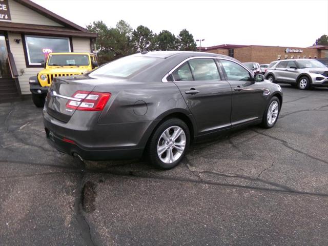 2016 Ford Taurus SE