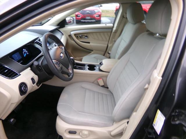 2016 Ford Taurus SE