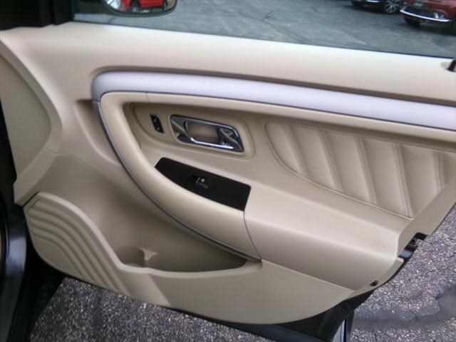 2016 Ford Taurus SE