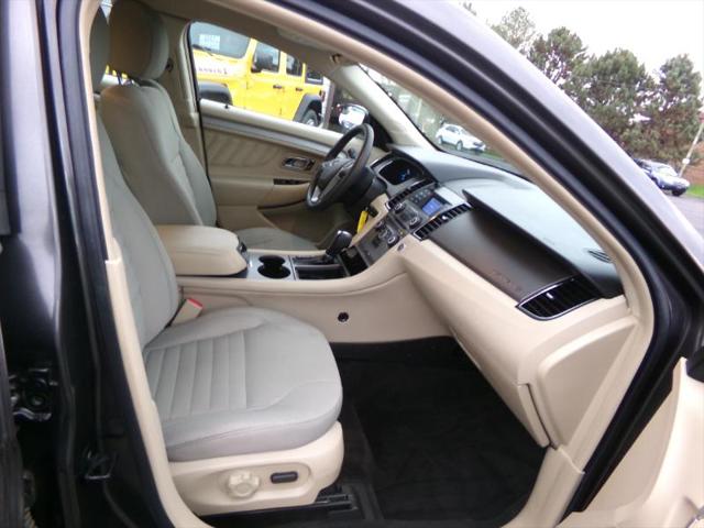 2016 Ford Taurus SE
