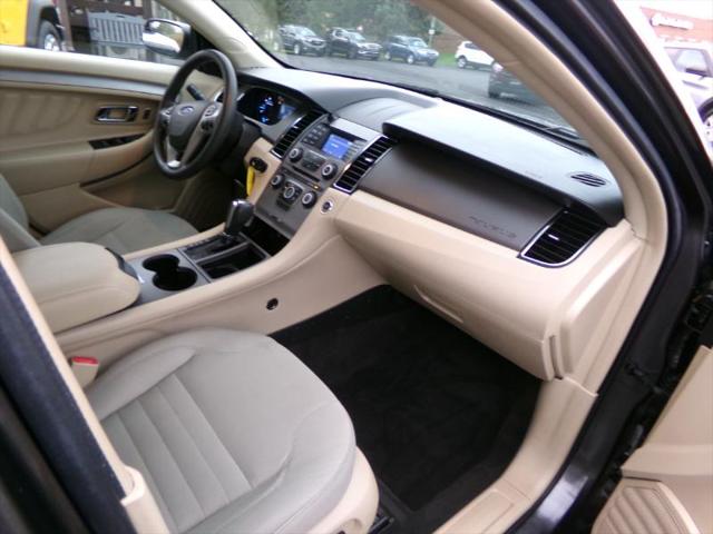 2016 Ford Taurus SE