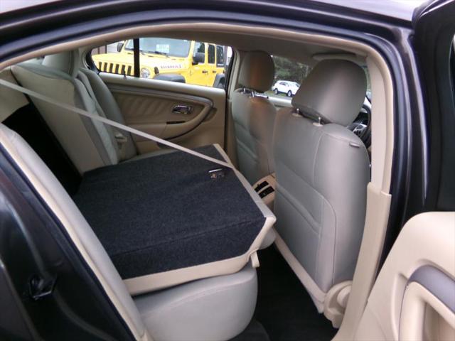 2016 Ford Taurus SE