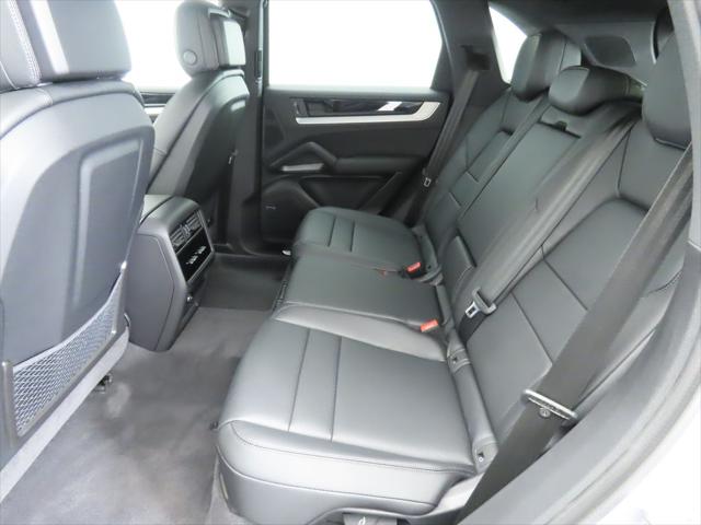 2025 Porsche Cayenne Unknown