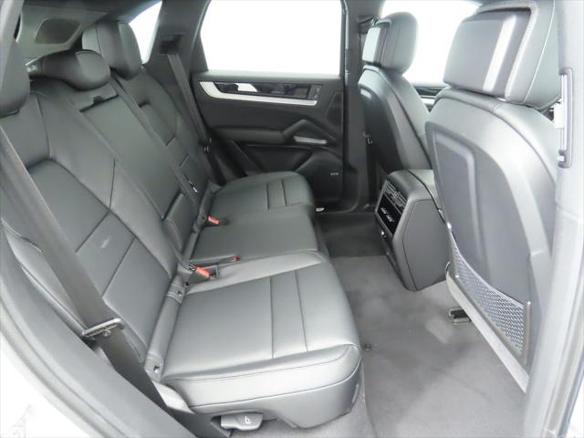 2025 Porsche Cayenne Unknown