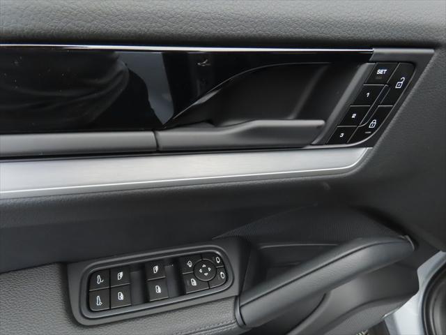 2025 Porsche Cayenne Unknown