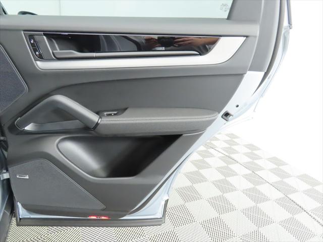 2025 Porsche Cayenne Unknown