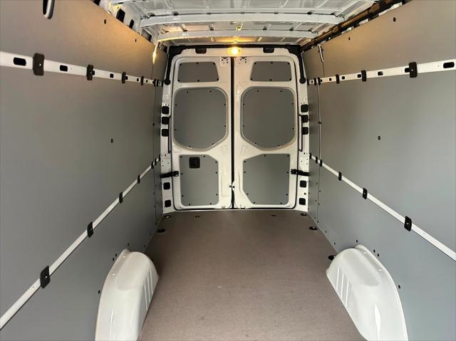 2026 Mercedes-Benz Sprinter Cargo Van High Roof 4-Cyl Diesel HO
