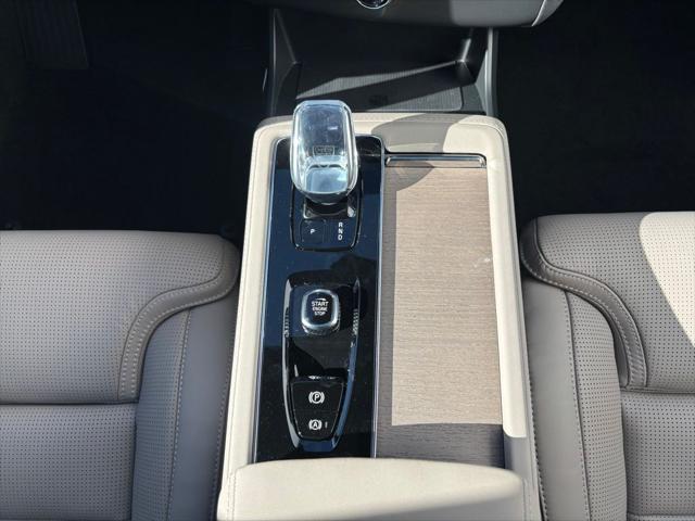 2026 Volvo XC90 B6 Ultra 7-Seater