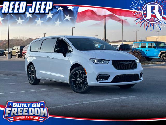 2026 Chrysler Pacifica Select AWD for sale in Overland Park, KS
