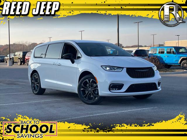 2026 Chrysler Pacifica Select AWD for sale in Overland Park, KS