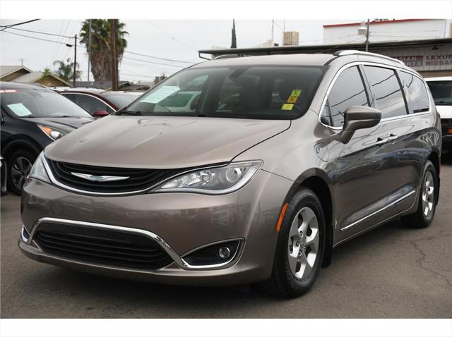 2018 Chrysler Pacifica Hybrid Touring L for sale in Fresno, CA