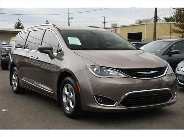 2018 Chrysler Pacifica Hybrid Touring L