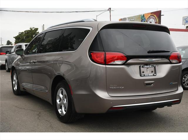 2018 Chrysler Pacifica Hybrid Touring L