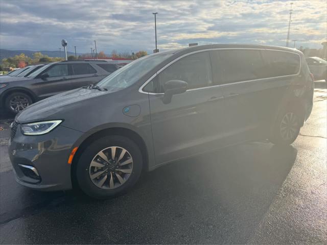 2022 Chrysler Pacifica Hybrid Touring L 2022 Chrysler Pacifica Hybrid Touring L