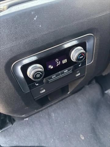 2022 GMC Yukon XL 2WD SLT