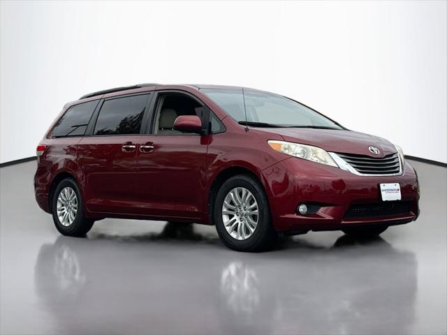 2013 Toyota Sienna XLE V6 8 Passenger 2013 Toyota Sienna XLE V6 8 Passenger