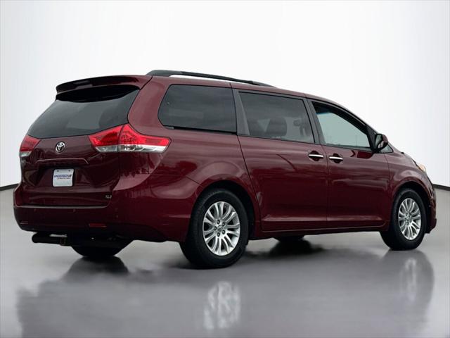 2013 Toyota Sienna XLE V6 8 Passenger 2013 Toyota Sienna XLE V6 8 Passenger