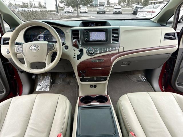 2013 Toyota Sienna XLE V6 8 Passenger 2013 Toyota Sienna XLE V6 8 Passenger