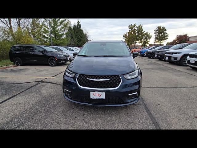 2024 Chrysler Pacifica Touring L 2024 Chrysler Pacifica Touring L