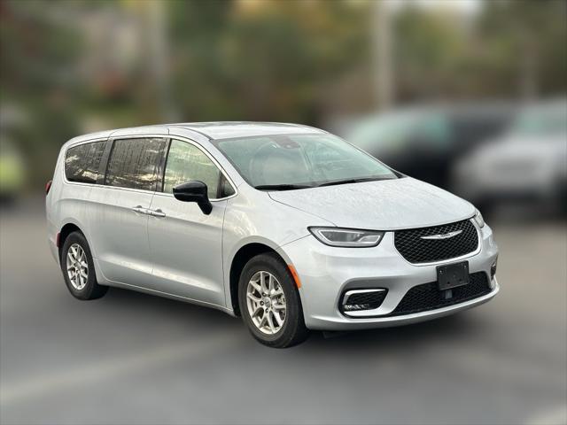 2024 Chrysler Pacifica Touring L 2024 Chrysler Pacifica Touring L