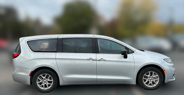 2024 Chrysler Pacifica Touring L 2024 Chrysler Pacifica Touring L