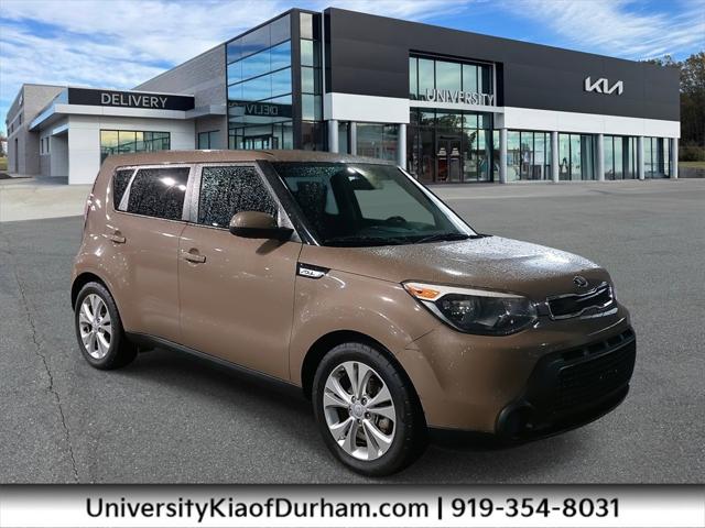 2015 Kia Soul + 2015 Kia Soul +