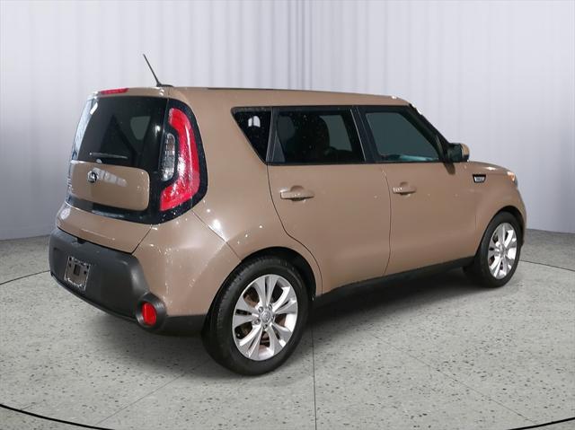 2015 Kia Soul + 2015 Kia Soul +