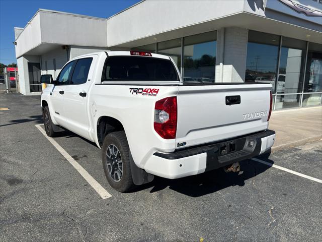 2016 Toyota Tundra SR5 5.7L V8 2016 Toyota Tundra SR5 5.7L V8