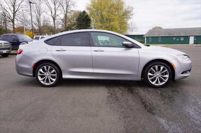 2015 Chrysler 200 S 2015 Chrysler 200 S