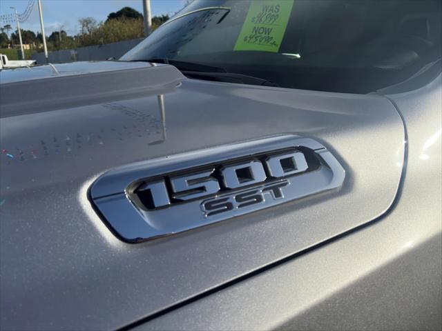 2025 RAM 1500 Laramie Crew Cab 4x4 57 Box 2025 RAM 1500 Laramie Crew Cab 4x4 57 Box