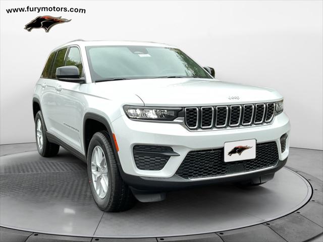 2025 Jeep Grand Cherokee GRAND CHEROKEE LAREDO X 4X4