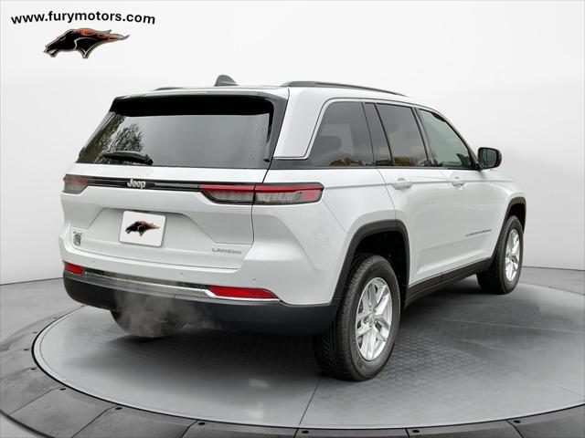 2025 Jeep Grand Cherokee GRAND CHEROKEE LAREDO X 4X4